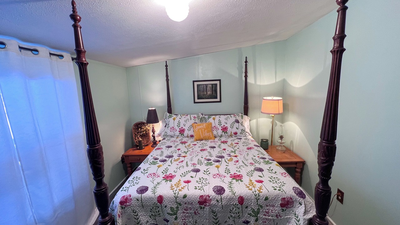 Photo of Bedroom in Confluence