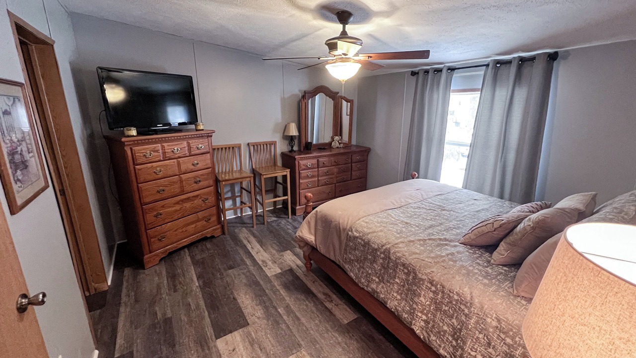 Photo of Bedroom in Confluence