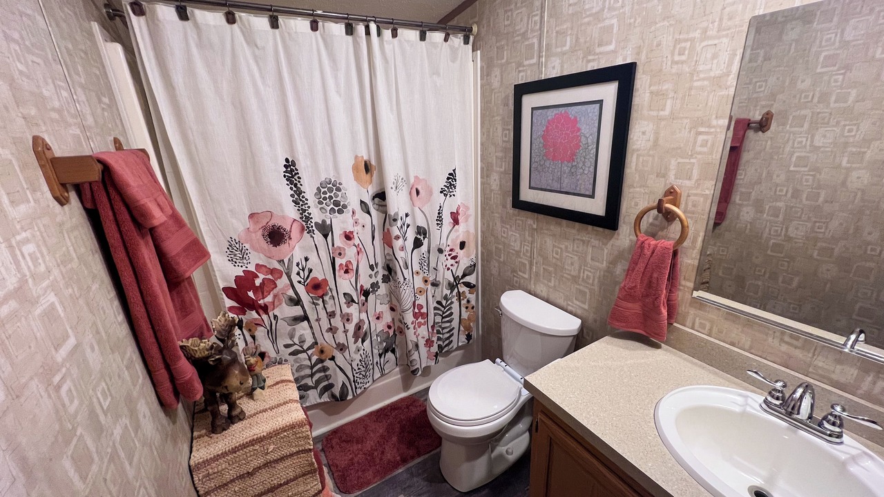 Photo of Bathroom in Confluence
