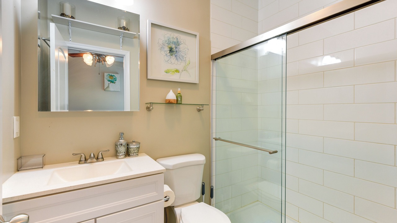 Photo of Bathroom in Edgemore