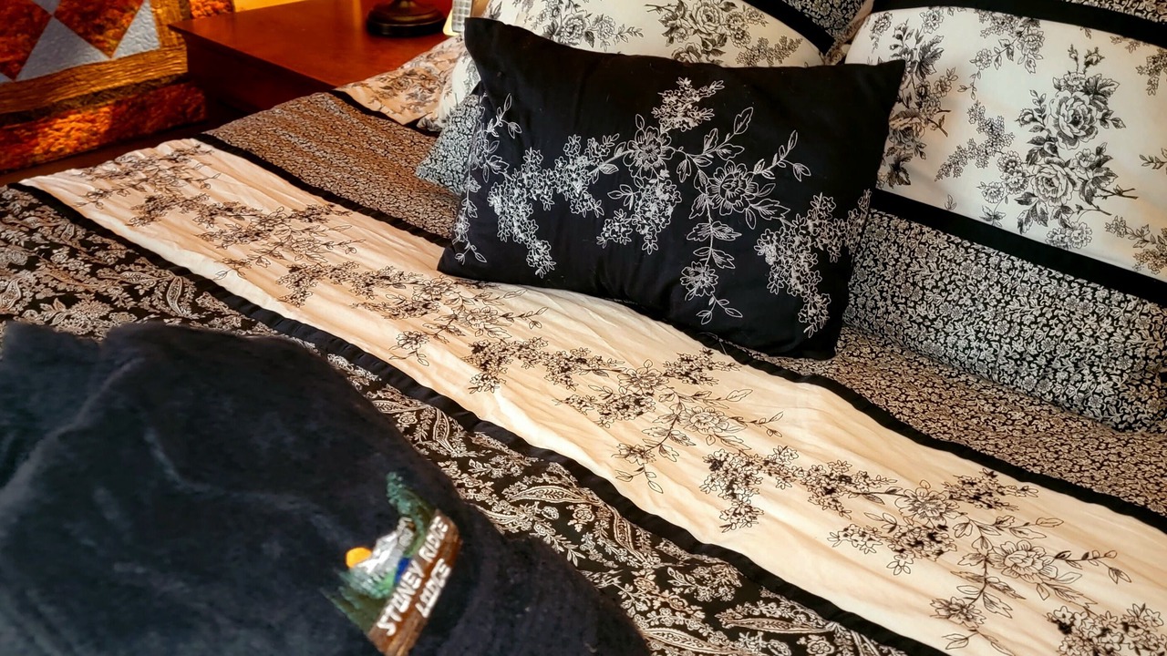 Photo of Bedroom in Kintnersville