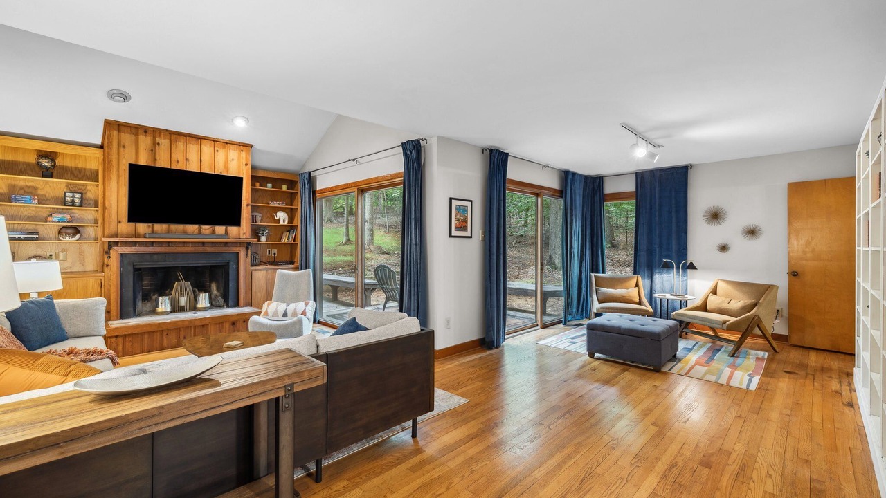 Photo of Livingroom in Chapel Hill