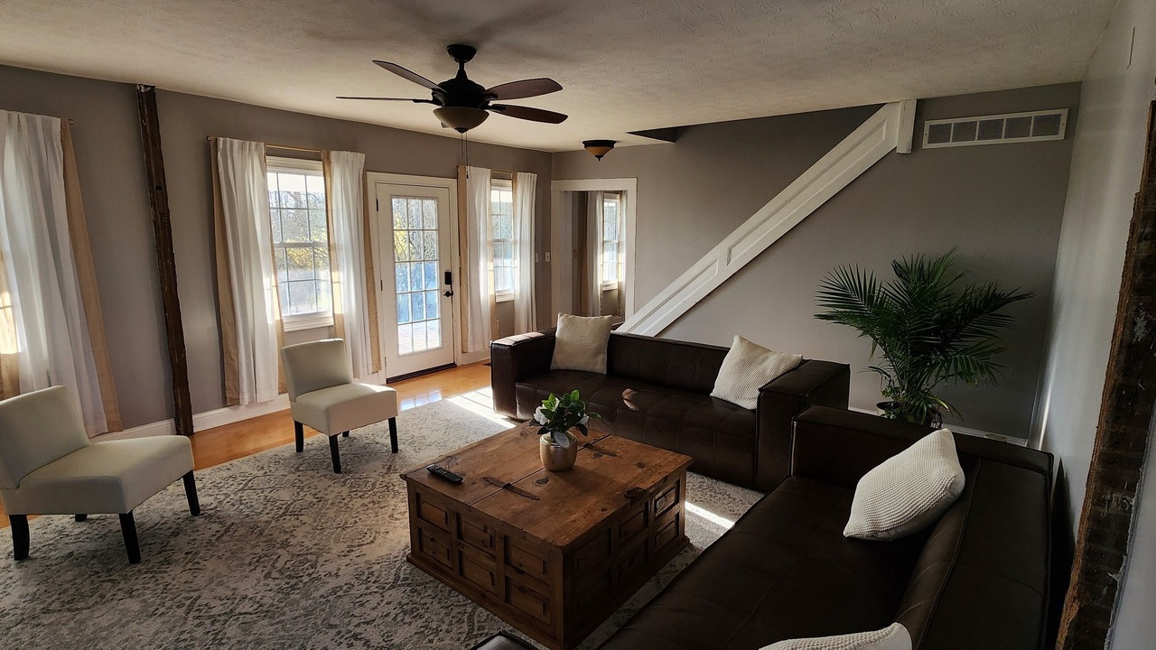 Photo of Livingroom in Waynesville