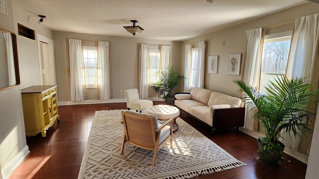 Photo of Livingroom in Waynesville