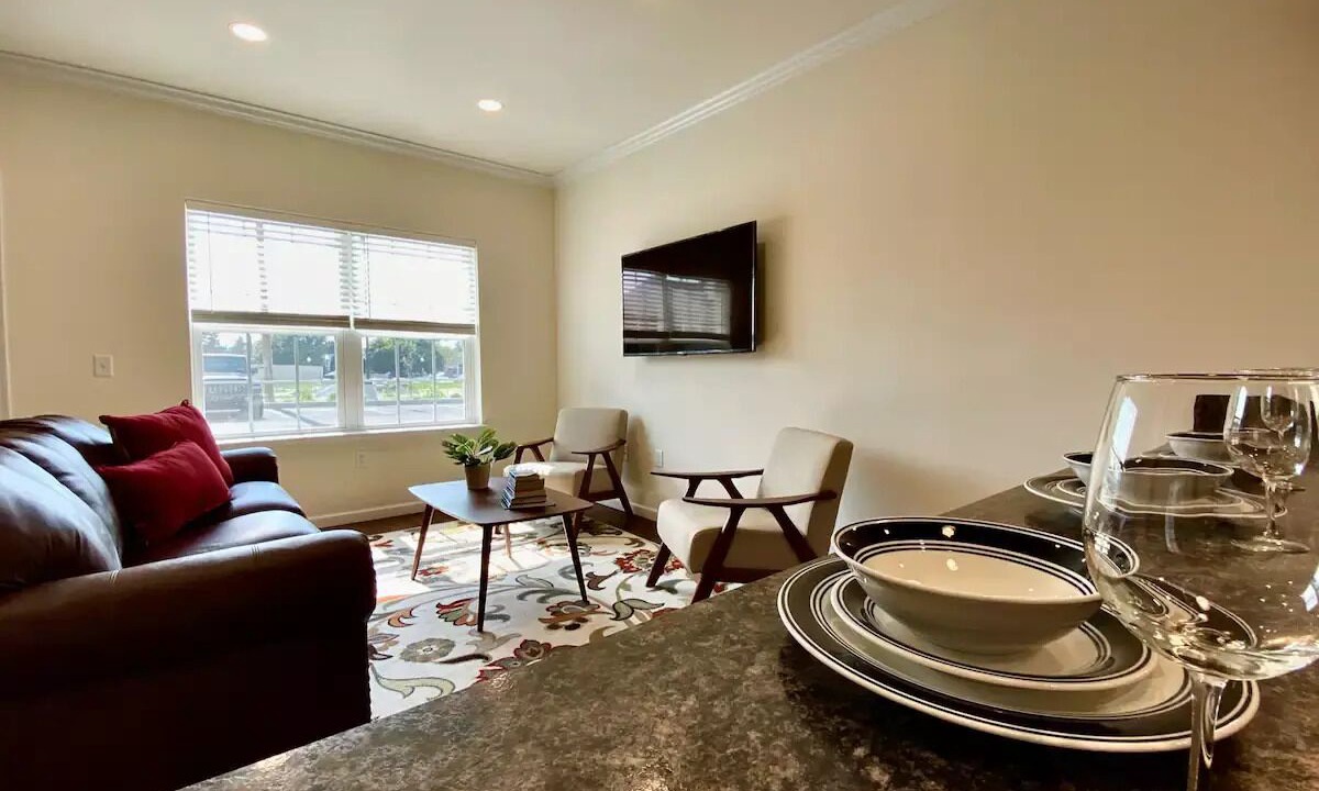 Photo of Livingroom in East York