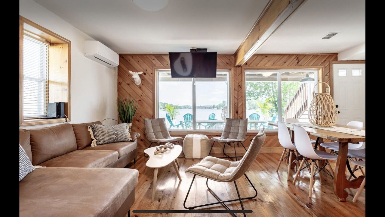 Photo of Livingroom in White Lake