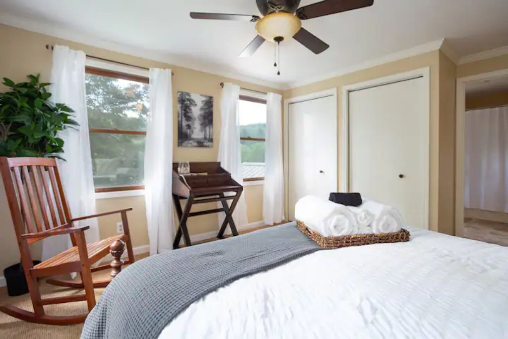 Photo of Bedroom in Perrysville