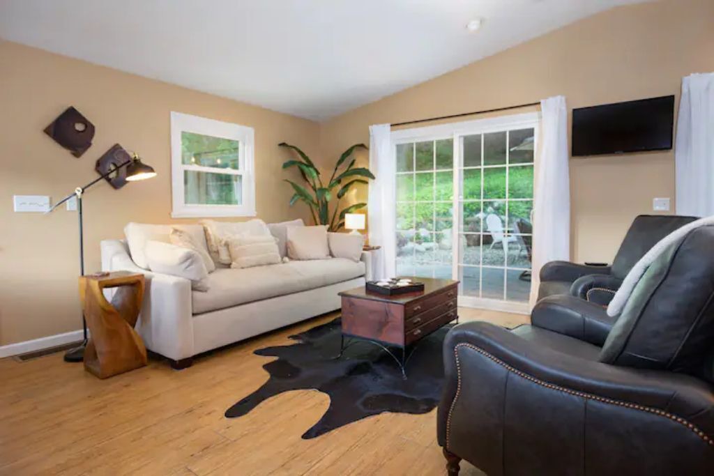 Photo of Livingroom in Perrysville