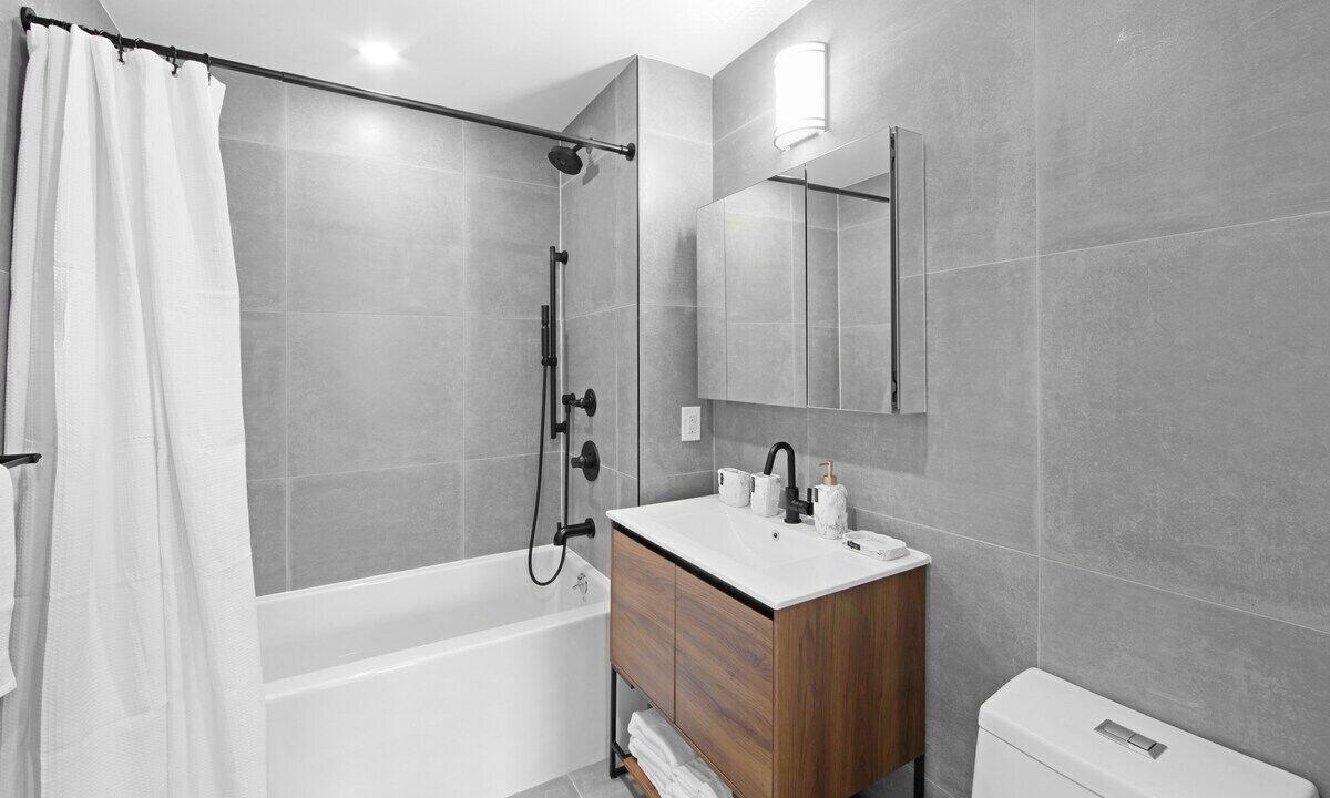 Photo of Bathroom in Greenpoint