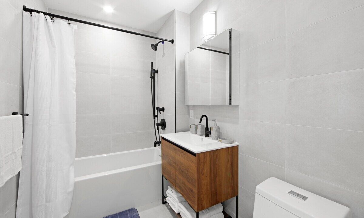 Photo of Bathroom in Greenpoint
