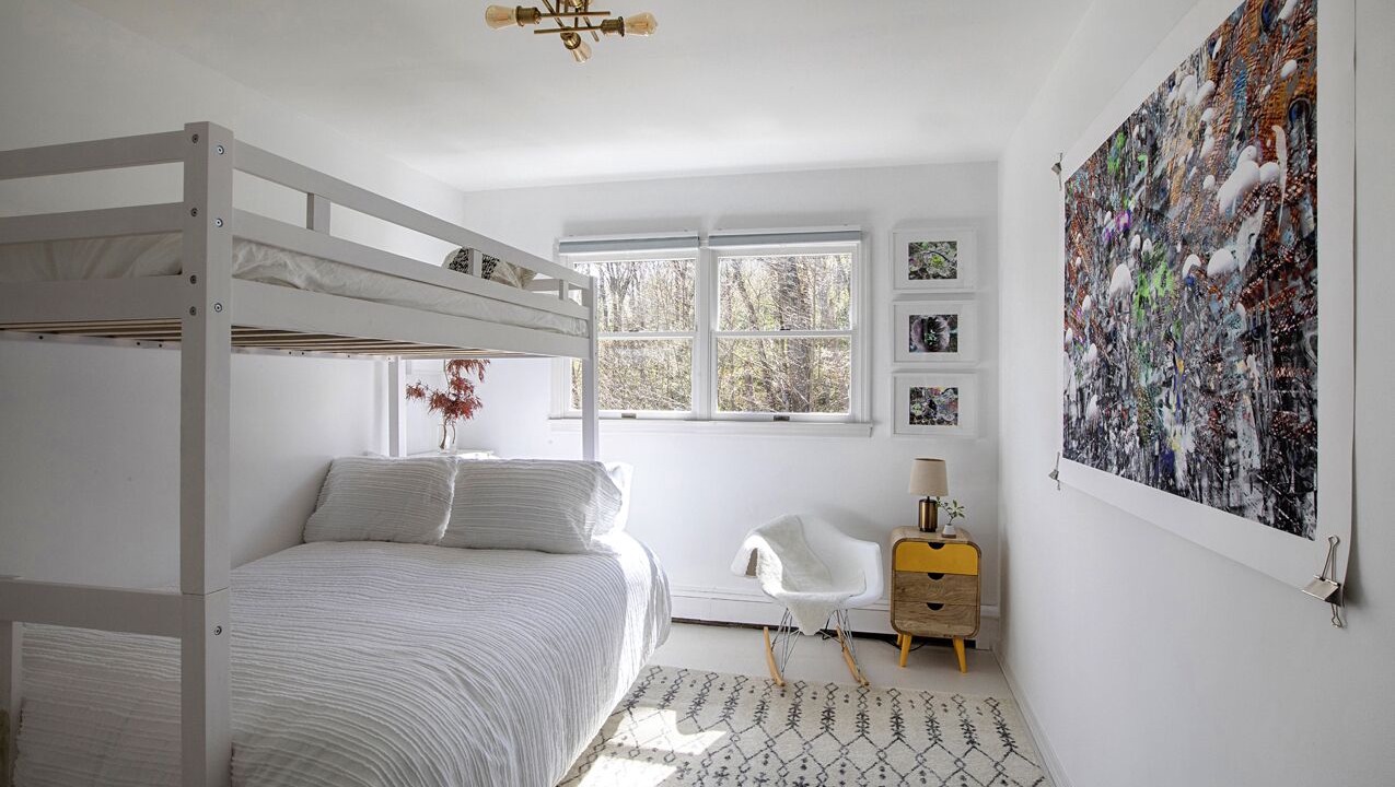 Photo of Bedroom in Roxbury