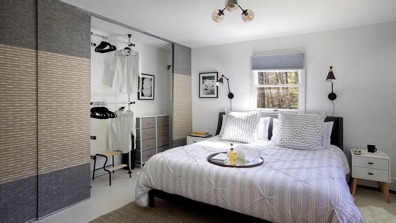 Photo of Bedroom in Roxbury