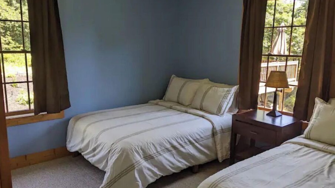 Photo of Bedroom in Peach Glen