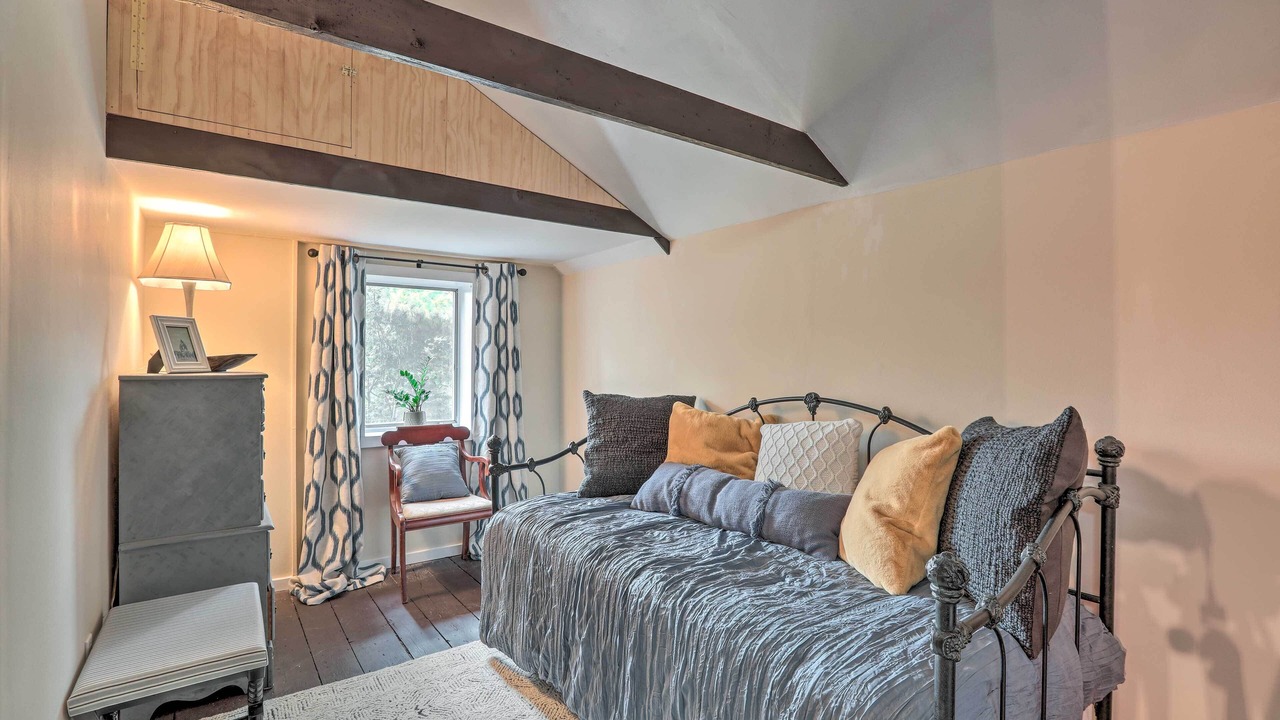 Photo of Bedroom in Lambertville