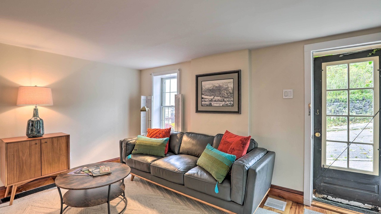 Photo of Livingroom in Lambertville
