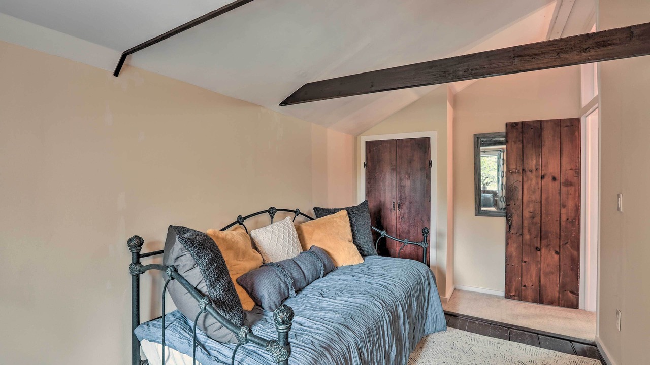 Photo of Bedroom in Lambertville
