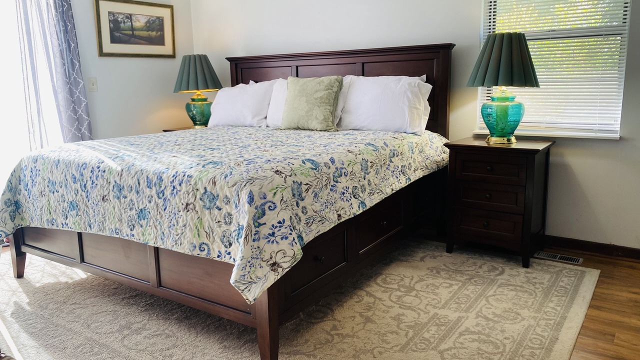 Photo of Bedroom in Kodak