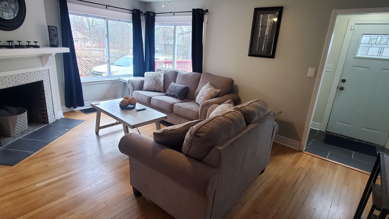 Photo of Livingroom in Shiloh