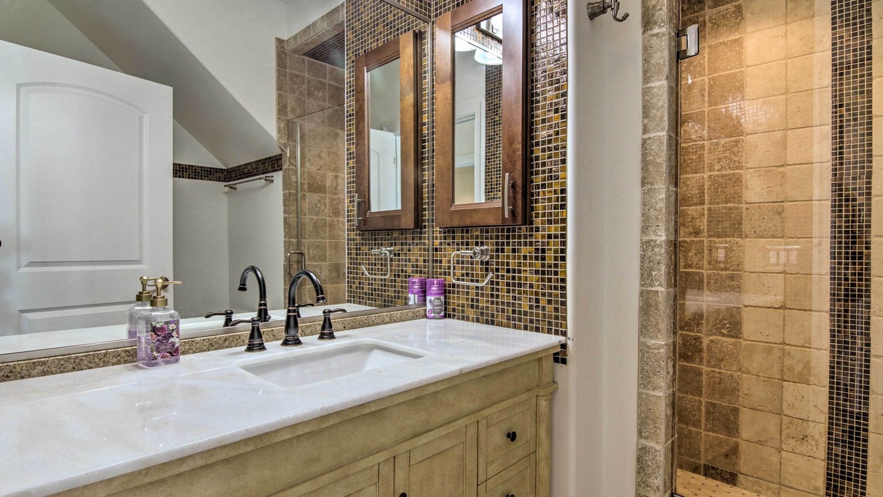Photo of Bathroom in Green Creek