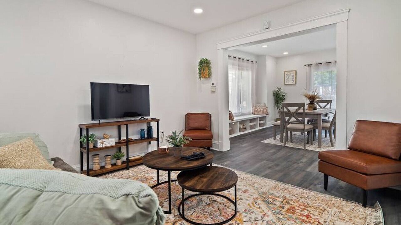 Photo of Bedroom in Detroit - Shoreway
