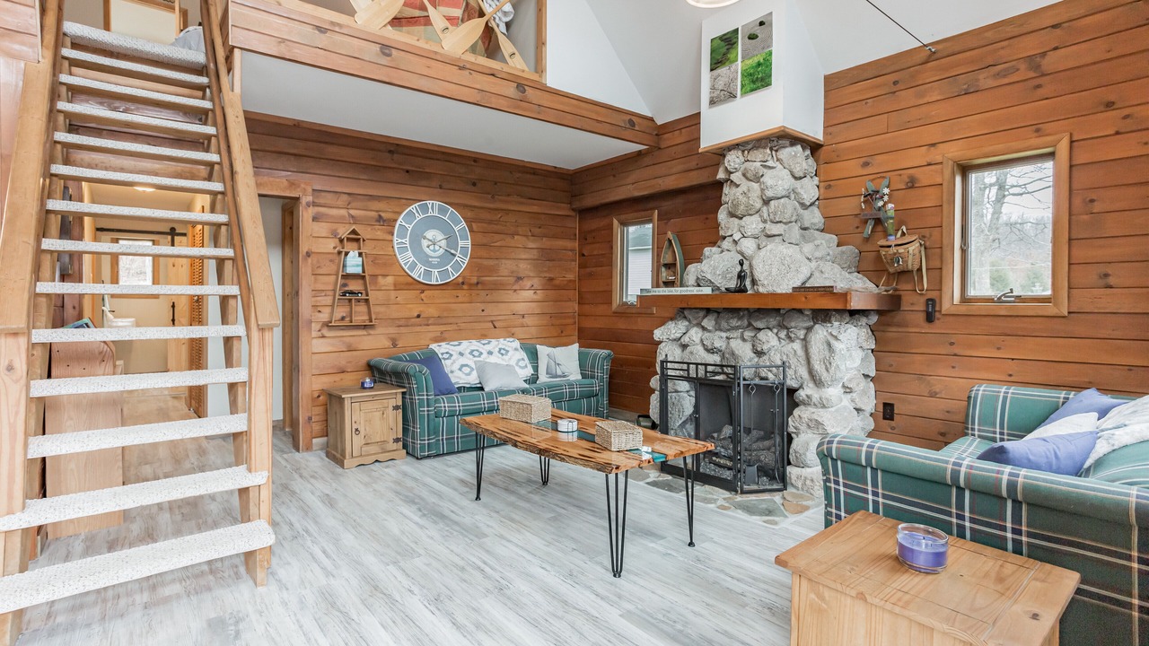 Photo of Livingroom in Thompson
