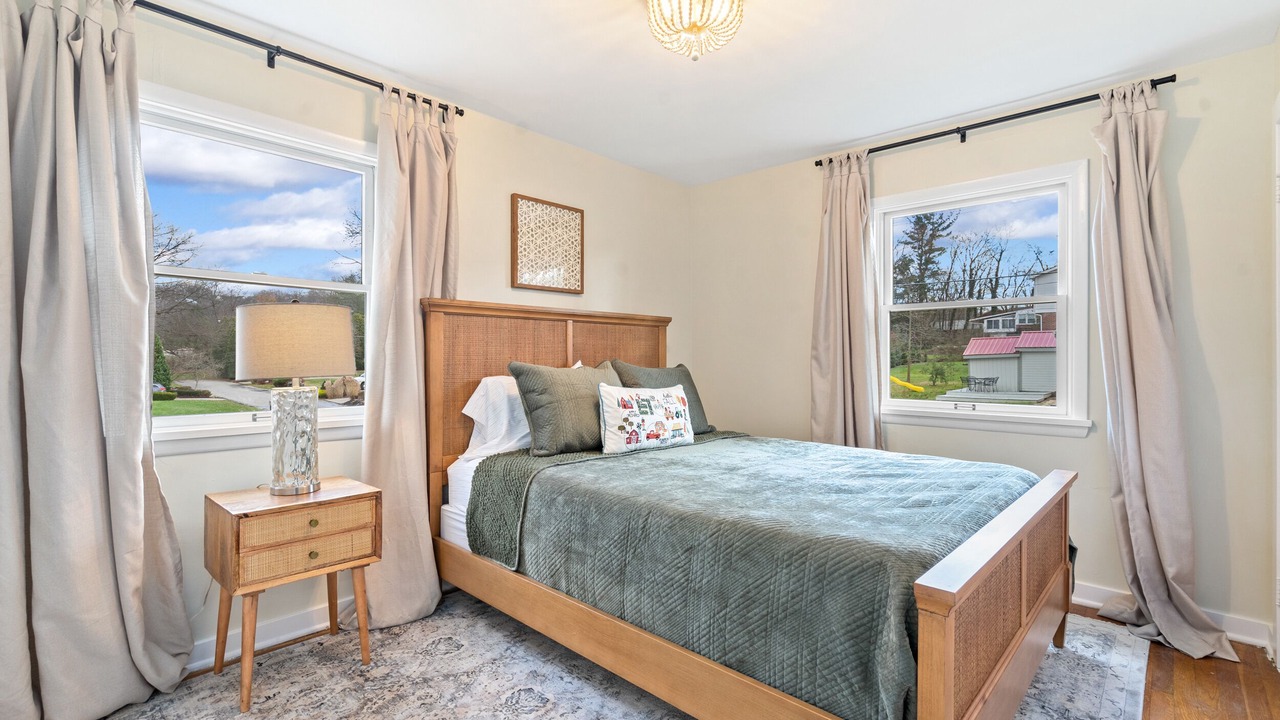 Photo of Bedroom in Zelienople