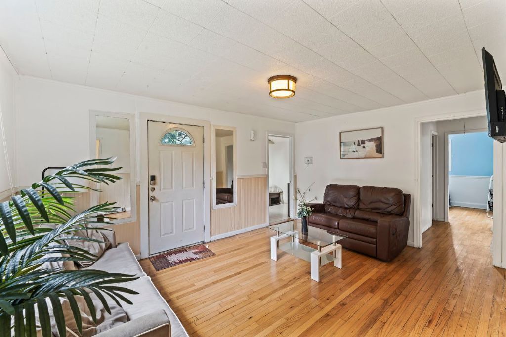 Photo of Livingroom in Monroe Heights