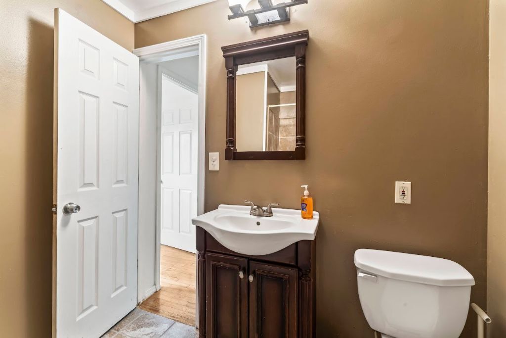 Photo of Bathroom in Monroe Heights