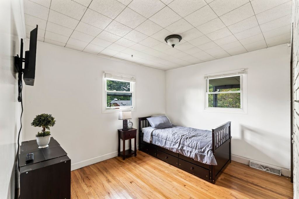 Photo of Bedroom in Monroe Heights