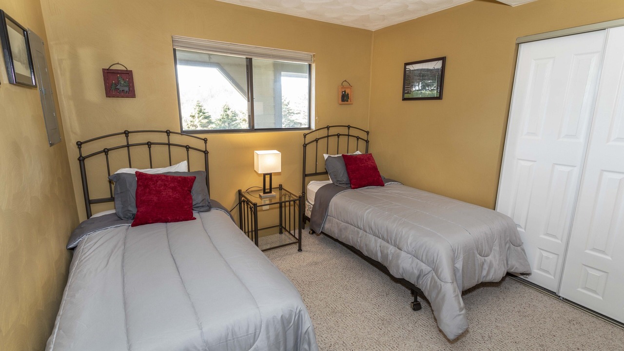Photo of Bedroom in Champion