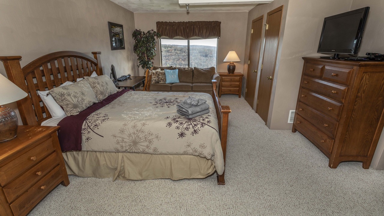 Photo of Bedroom in Champion