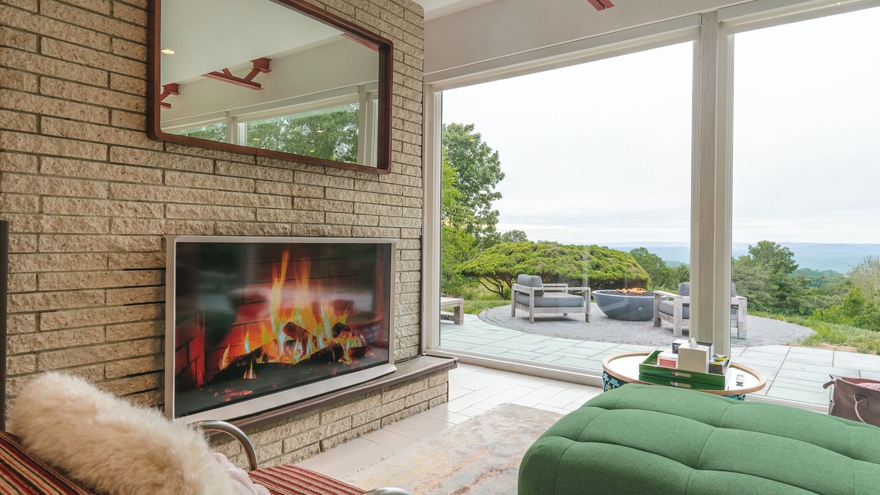 Photo of Livingroom in Middle Hope