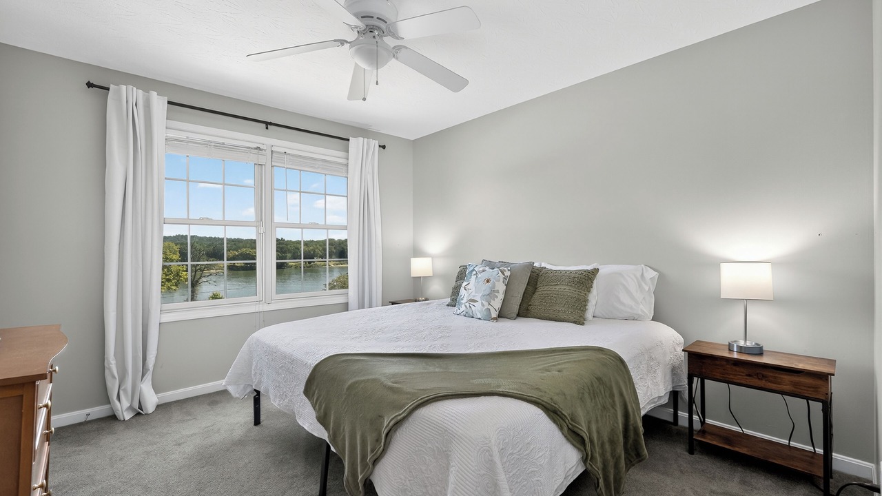 Photo of Bedroom in Aurora
