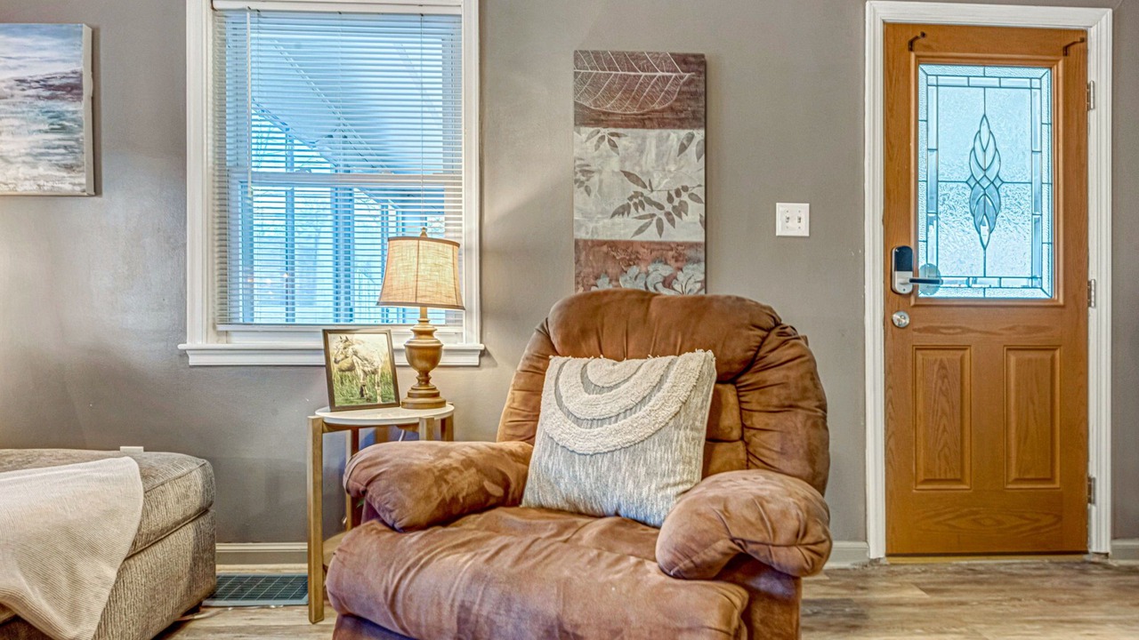 Photo of Livingroom in Monaca