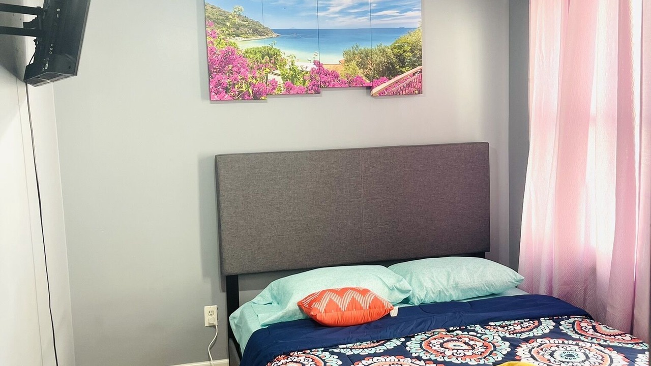 Photo of Bedroom in Lower Vailsburg