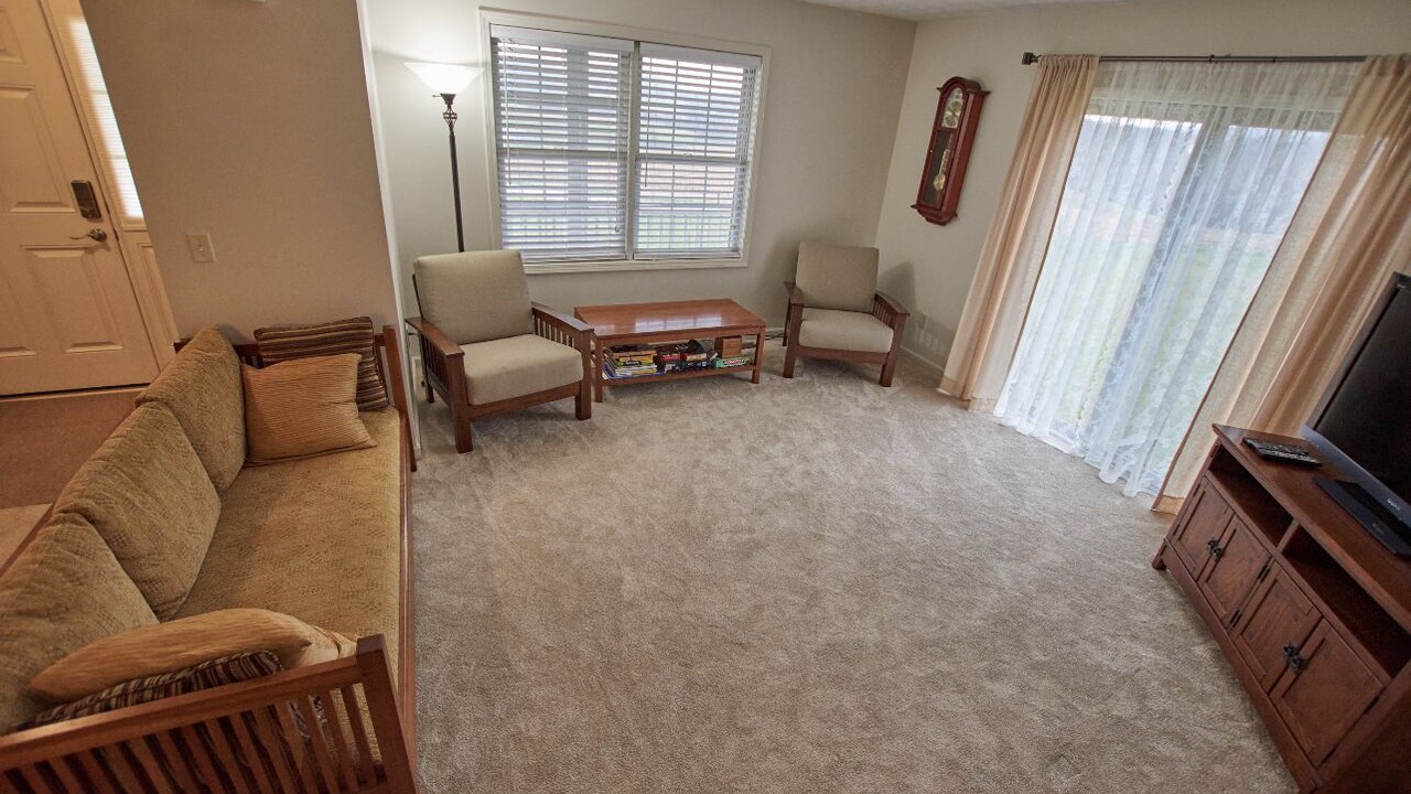 Photo of Livingroom in White