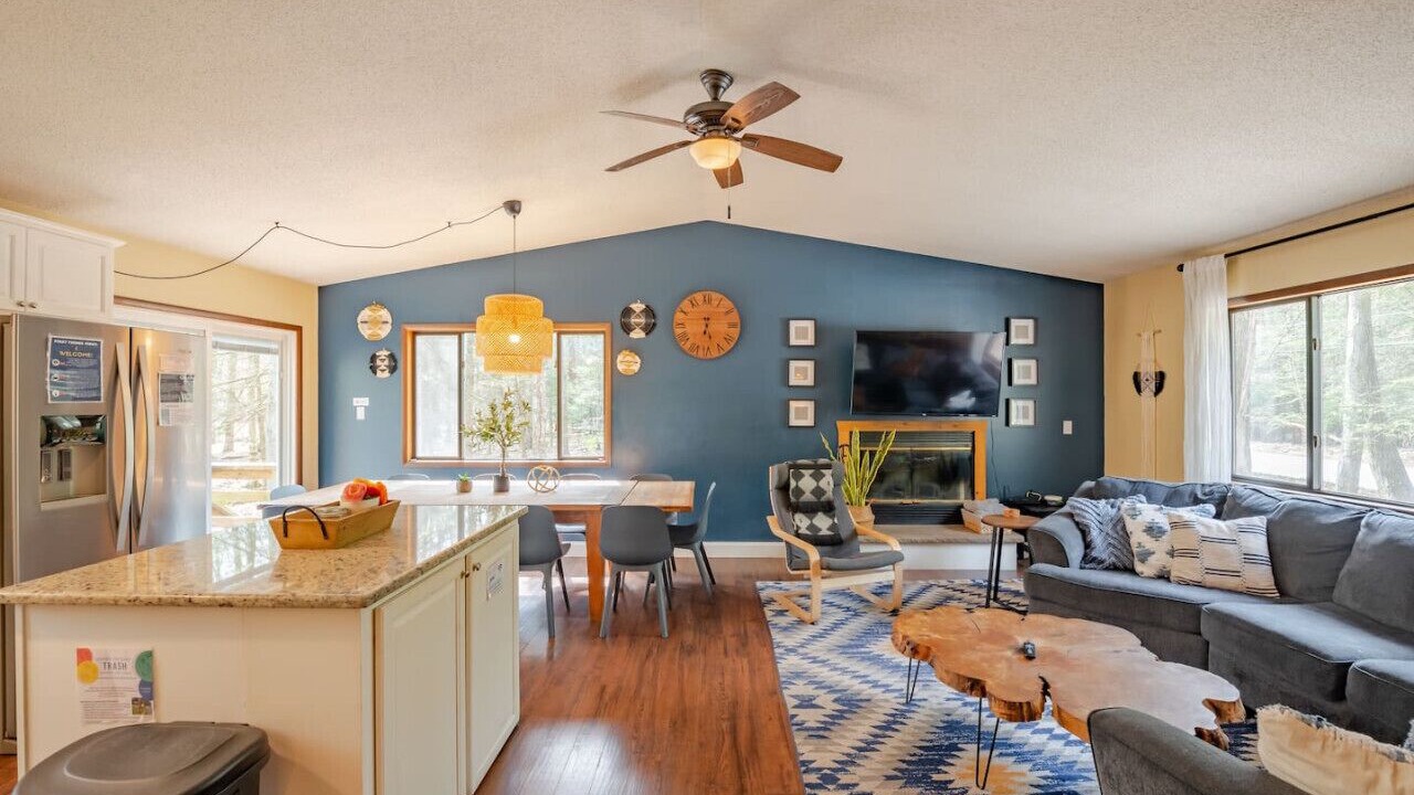 Photo of Livingroom in Wallenpaupauk Lake Estates