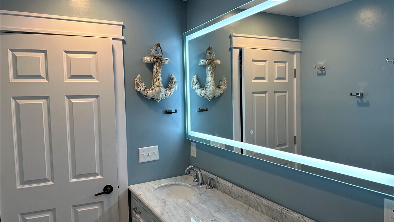 Photo of Bathroom in Oak Harbor