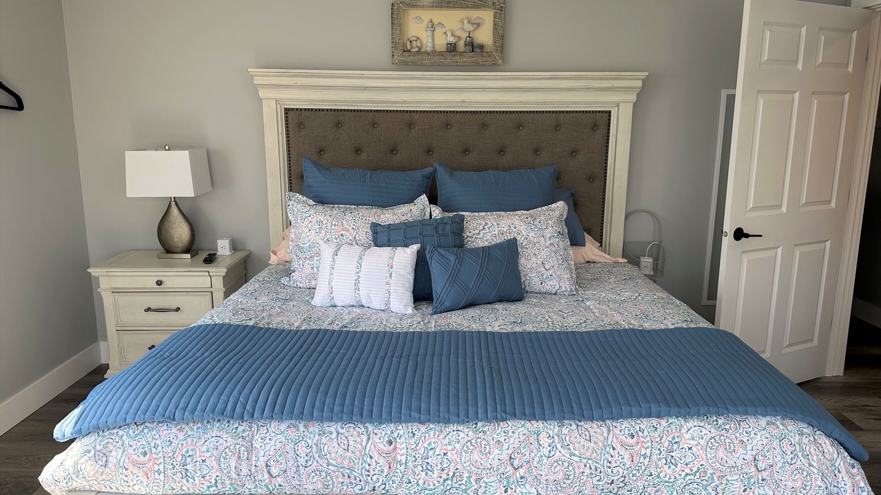 Photo of Bedroom in Oak Harbor