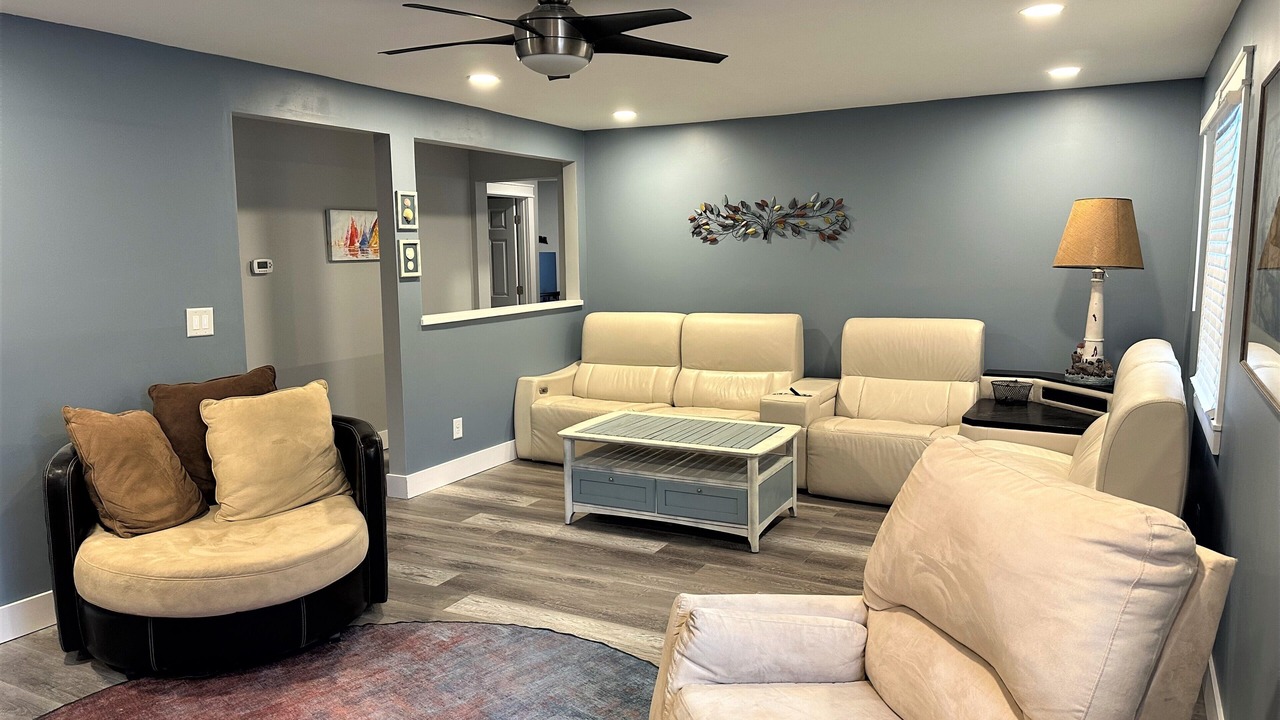 Photo of Livingroom in Oak Harbor