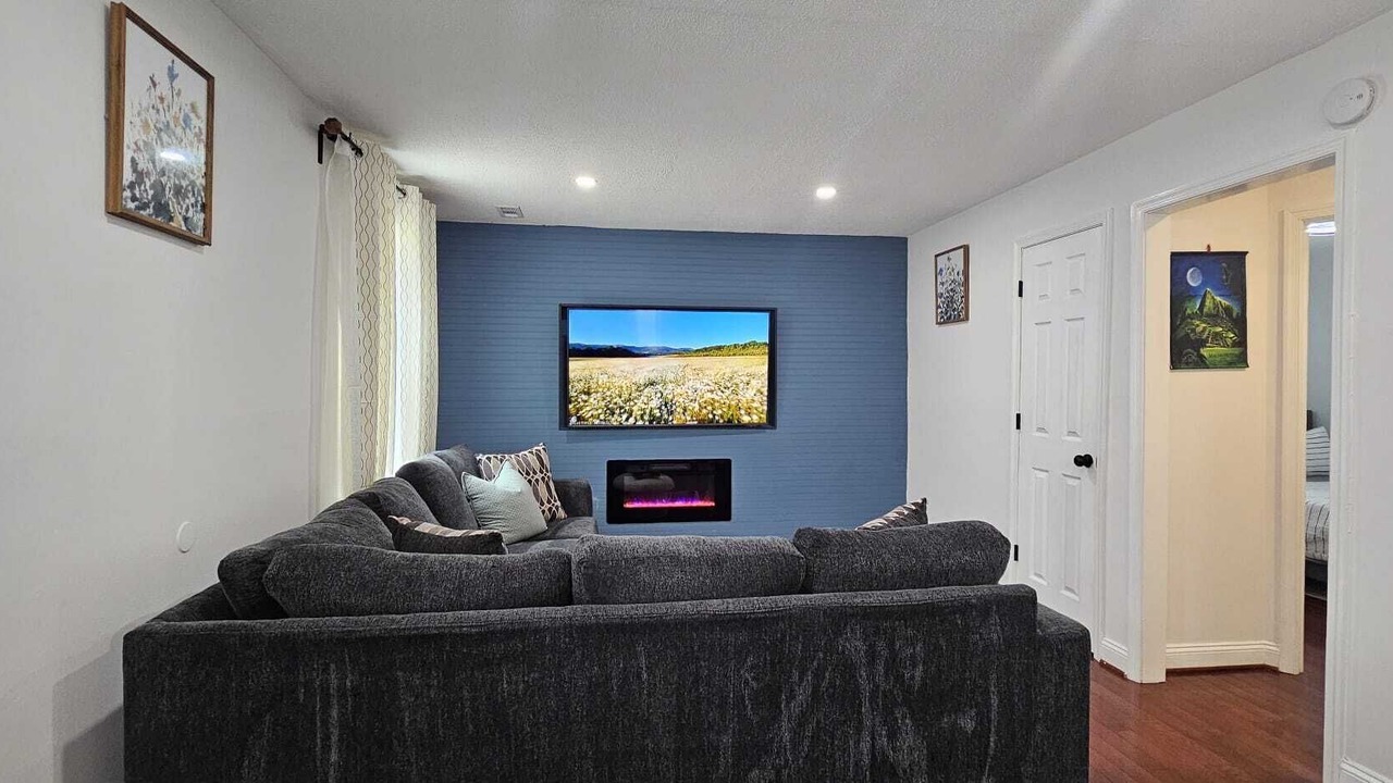 Photo of Livingroom in Wheaton-Glenmont