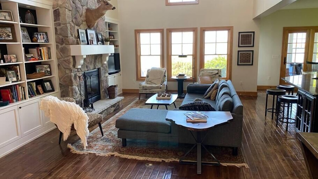 Photo of Livingroom in Huron