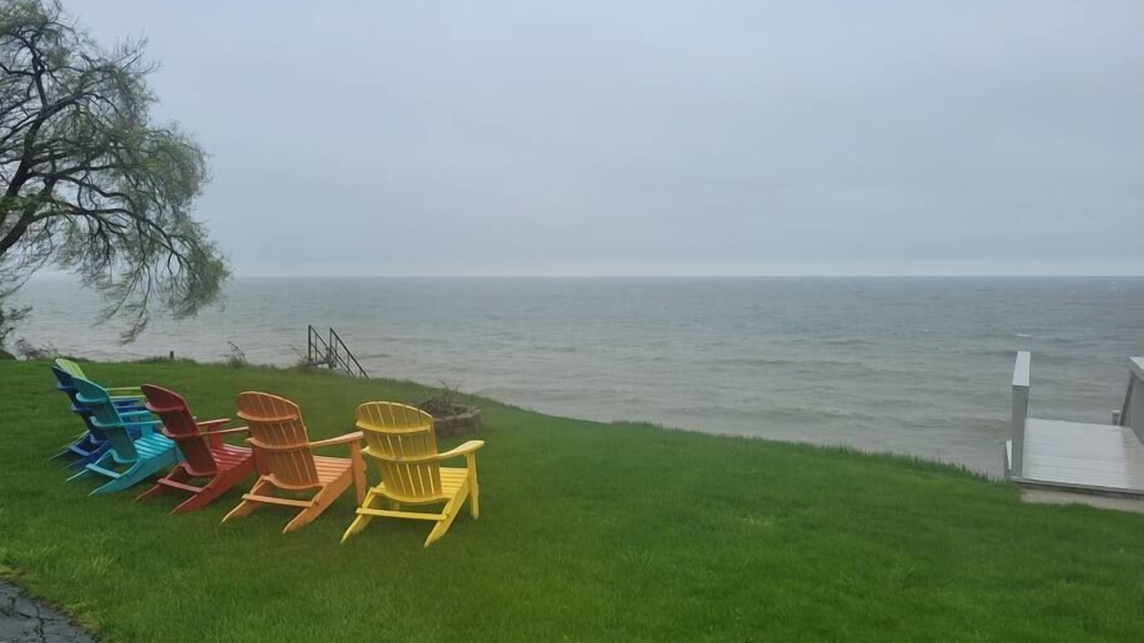 Photo of Others in Huron