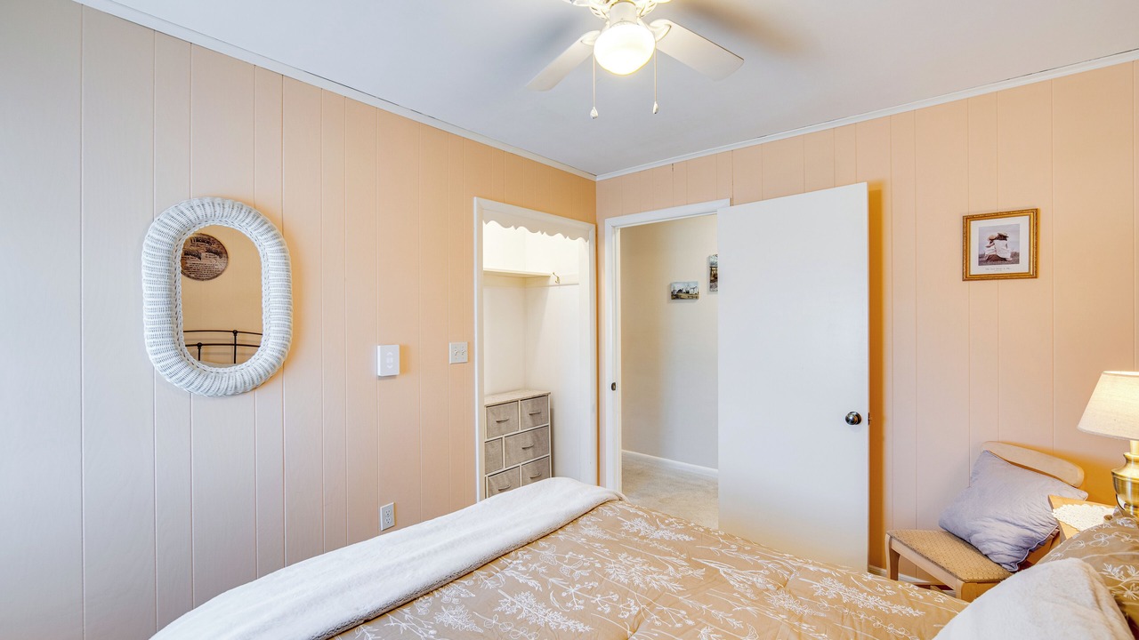 Photo of Bedroom in Gap