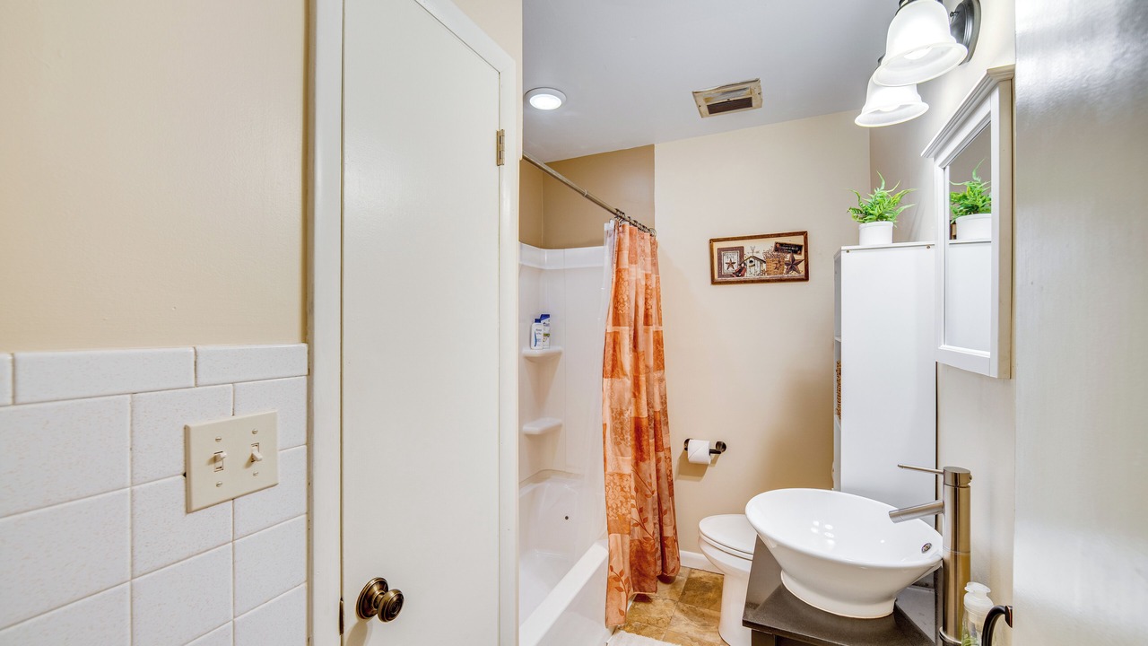 Photo of Bathroom in Gap