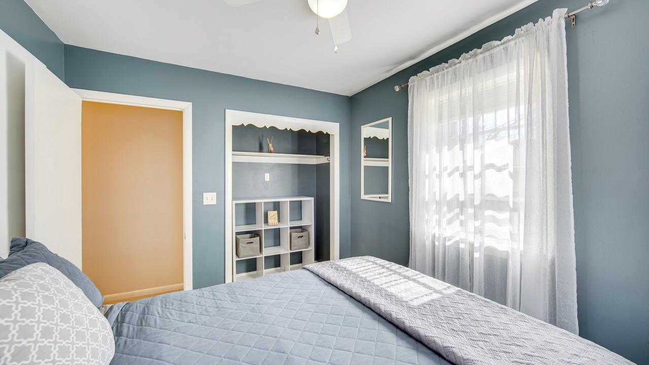 Photo of Bedroom in Gap