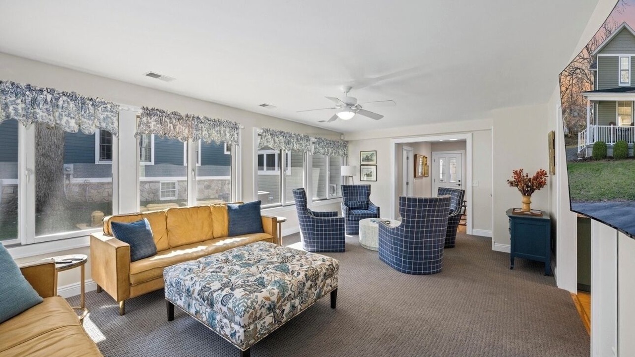 Photo of Livingroom in Lakeside