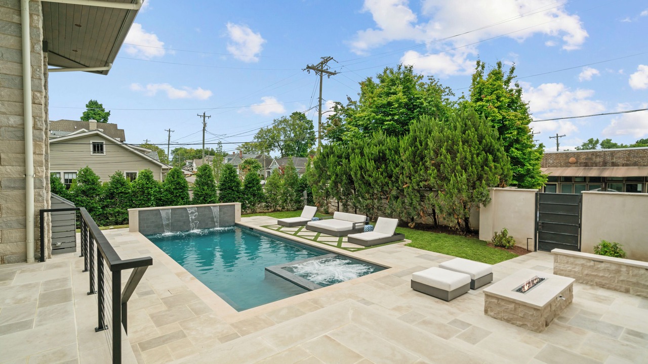 Photo of Outdoor in Belmont - Hillsboro