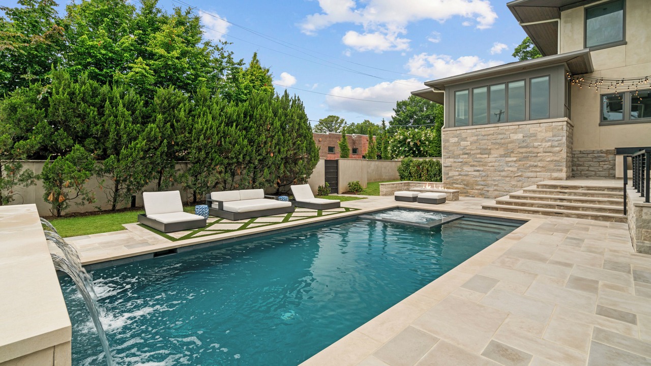 Photo of Outdoor in Belmont - Hillsboro