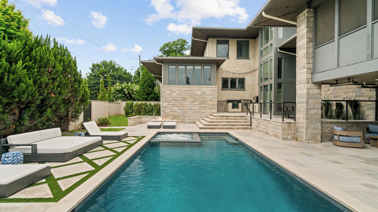 Photo of Outdoor in Belmont - Hillsboro